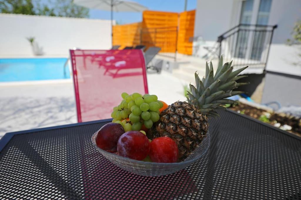 Luxury Apartment Petra With Private Pool Zadar Exteriör bild